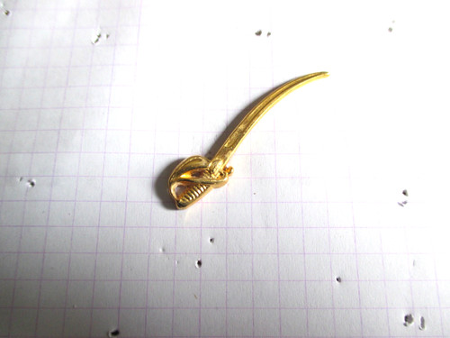 Pin sabre doré - sabre,