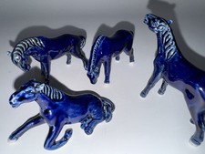 4 Chevaux du Bonheur en Porcelaine Bleu Cobalt. Années 1950. Excellent État !