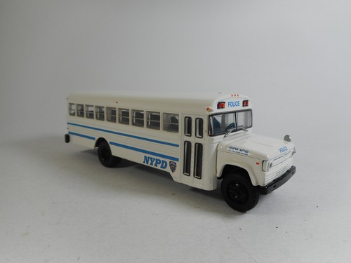 Brekina dodge s600 school - 1:87,