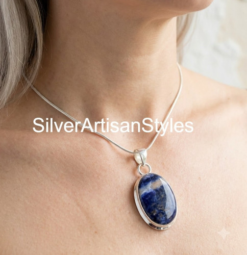 Collier chaîne fait - , main