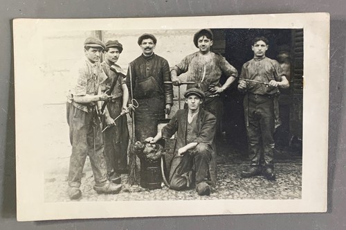 Carte photo ouvriers hommes - photo,