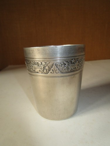 Jolie timbale ancienne