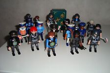 Playmobil lot police : 18 policiers + coffre fort + moto + scooter des mers