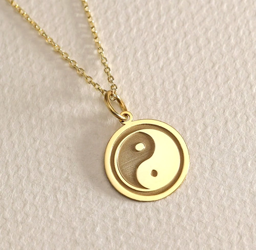 Collier yin yang - yin, en