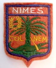 Écusson ancien NÎMES Gard France - en feutrine brodée