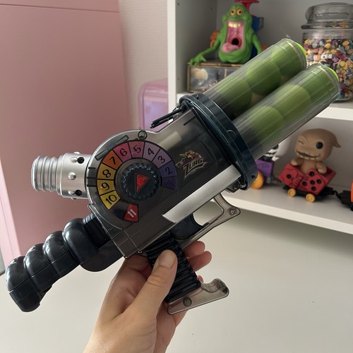 Pistolet balles - à,