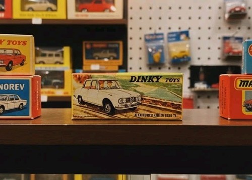 Premium boîte dinky - 🔴,