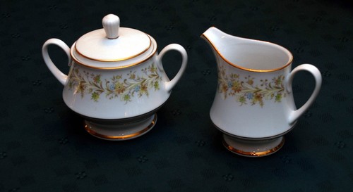 CREAMER & COVERED SUGAR BOWL