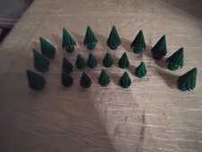 LOT 20 SAPINS LEGO