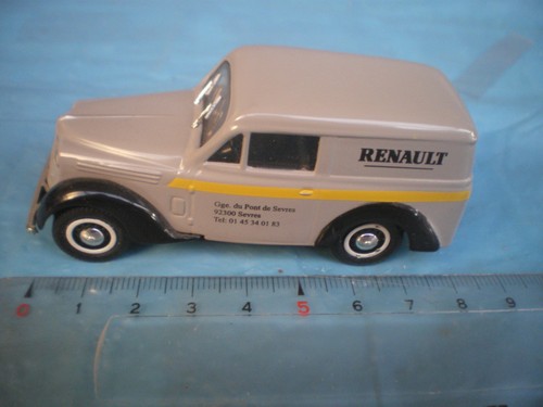 Renault juvaquatre - 1/43,