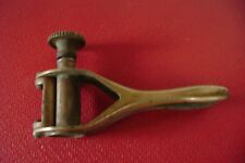 Ancienne Bouchonneuse SANBRI