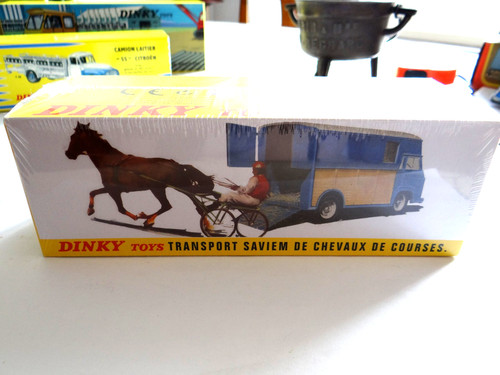 Dinky toys atlas - toys,