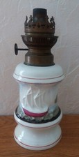 ancienne lampe à pétrole porcelaine TBE / bateau en RELIEF / mer marine faïence