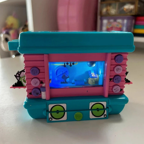 Pixel chix hamster house