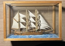 Bateau Miniature “Jean Jacques “