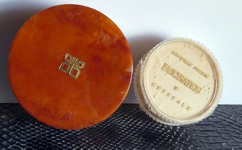 Boite poudre bourjois - à,