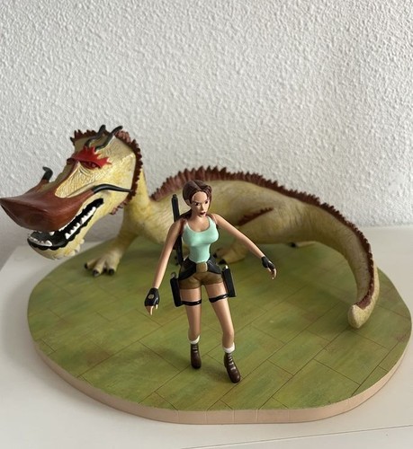 Tomb raider contre le - raider,