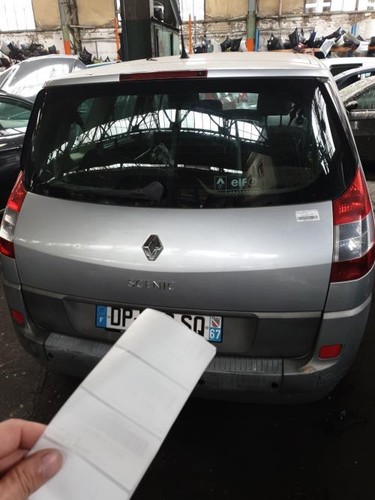 Malle hayon arriere renault - malle/hayon,