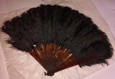 Eventail Ancien En Plumes D'Autruche Noires. Brins Simili Écaille Belle Époque