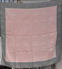 Foulard en soie brochée MUST DE CARTIER vintage 85x 85 cm