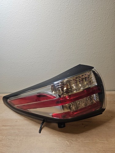 Oem nissan outer tail - nissan, light