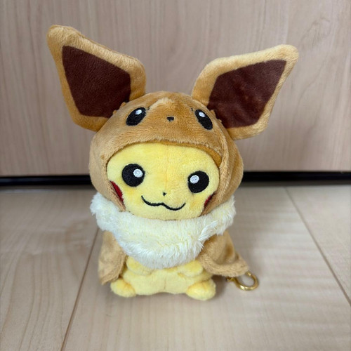 Pokemon pikachu evoli poncho - pikachu,