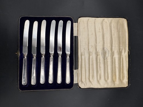 Série couteaux à - de,