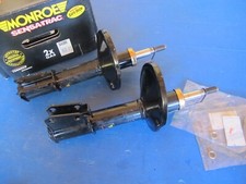 2 Amortisseurs avant à gaz