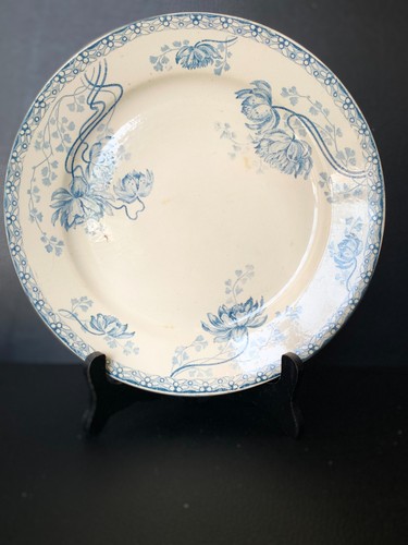 Assiette plate ancienne