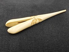 Pince à gants Netsuke Os de bovin Okimono Chine Japon Meiji