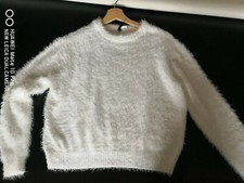 Pull blanc à poils longs très doux, Divided - porté une fois - Taille S