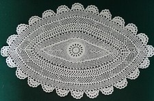 ANCIEN NAPPERON OVALE AU CROCHET FAIT MAIN 46 cm x 29 cm décoration