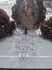 5 grands verres a pieds