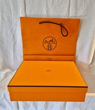 Grande Boite  Vide Haute HERMES NEUVE  29 X 23 X 7 cm avec son sac Hemes