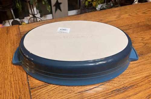 New creuset oval - new, stoneware