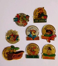 Lot 8 Pin's Disney Club