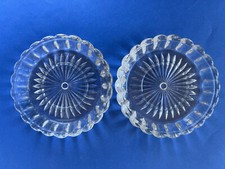 2 Portes bouteille XIXem en verre moulé, diam: 14.1cm