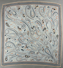 Magnifique foulard vintage   "