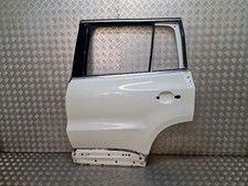 Porte arrière gauche (bandeau) - Volkswagen Tiguan sauf R-LINE de 2007 à 2016 *