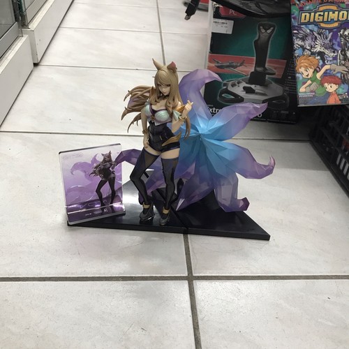 Figurine riot league of - -,
