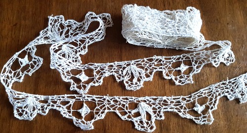 Dentelle 300 de - 300,