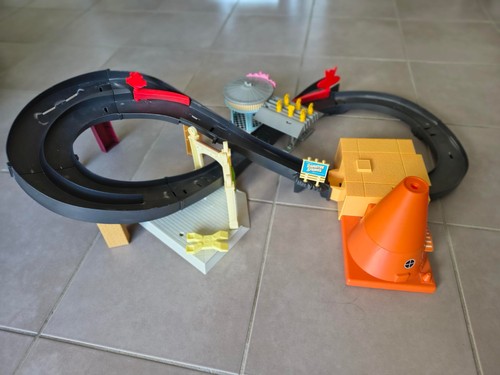Circuit course cars disney - circuit,