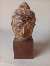 belle tête de bouddha ancienne montée sur un socle en bois