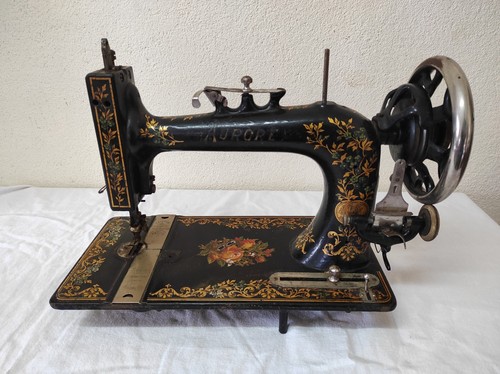 Ancienne machine coudre - ancienne,