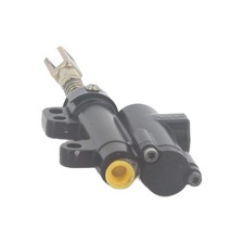 Maître cylindre frein