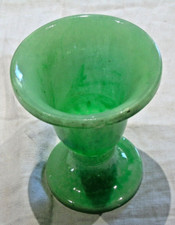 vase vert en albâtre ou