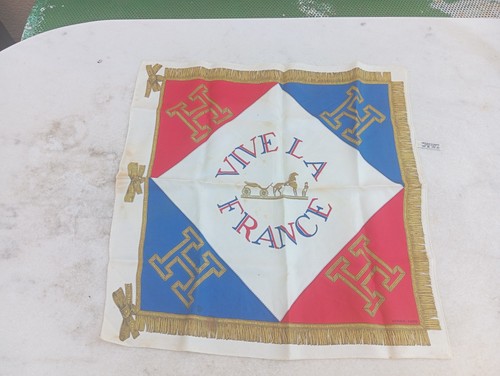 Ancien carre hermes - vive, la