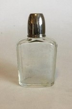 Flasque À Hip Avec Tasse En Argent