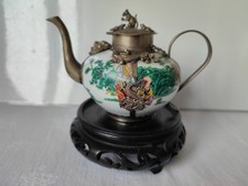 Théière chinoise ancienne porcelaine et métal argenté porte-bonheur -Signée- TBE
