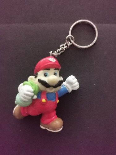 Rare figurine porte clef - figurine, mario